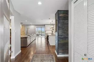 677 Floral Ave, New Braunfels, TX 78130 - Photo 6