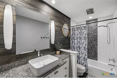 677 Floral Avenue, New Braunfels, TX 78130 - Photo 24