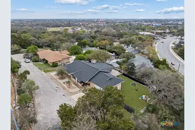 677 Floral Avenue, New Braunfels, TX 78130 - Photo 30