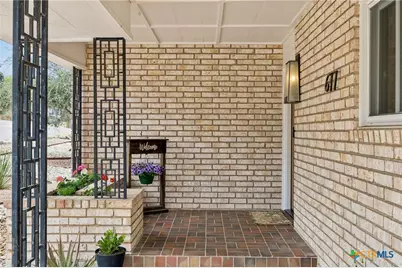 677 Floral Avenue, New Braunfels, TX 78130 - Photo 6