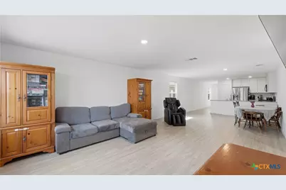 9211 Navarro Vista, Seguin, TX 78155 - Photo 10