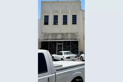 210 W Grand Avenue, Yoakum, TX 77995 - Photo 1