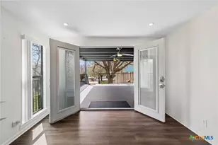 54 S Hampton Dr, Seguin, TX 78155 - Photo 20