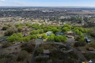 54 S Hampton Dr, Seguin, TX 78155 - Photo 8