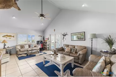 316 Marshall Johnson Avenue, Port Lavaca, TX 77979 - Photo 6