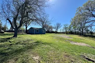 471 Old Goliad Rd, Victoria, TX 77905 - Photo 14