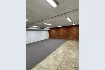 256 W Court Street, Seguin, TX 78155 - Photo 10