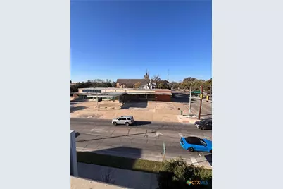 256 W Court Street, Seguin, TX 78155 - Photo 28