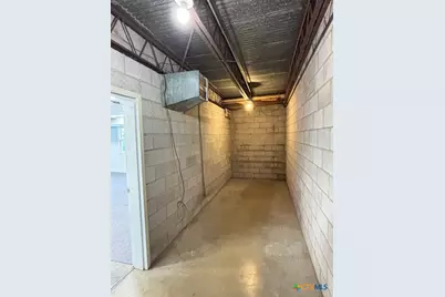 256 W Court Street, Seguin, TX 78155 - Photo 8