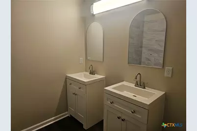 800 E 6th Street, Nixon, TX 78140 - Photo 6