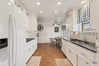 901 S Roy Reynolds Drive, Harker Heights, TX 76548 - Photo 18