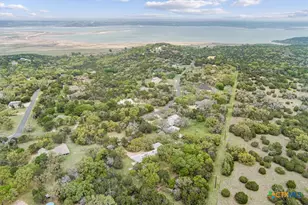 7511 N Lakeview Dr, Salado, TX 76571 - Photo 2