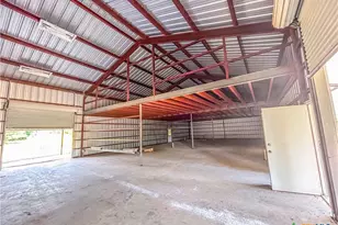 90 Honey Dr, Victoria, TX 77904 - Photo 14