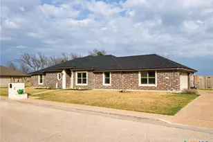 522 Skyline Dr, Copperas Cove, TX 76522 - Photo 2