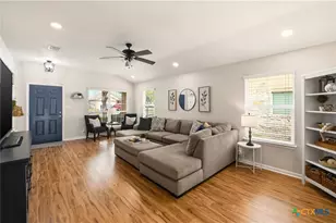 911 Karah, New Braunfels, TX 78130 - Photo 8