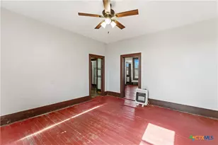 119 County Rd 3007, Lott, TX 76656 - Photo 16