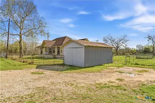 119 County Rd 3007, Lott, TX 76656 - Photo 20