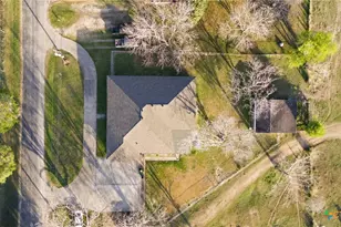 911 W Constitution St, Victoria, TX 77901 - Photo 38