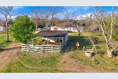 911 W Constitution Street, Victoria, TX 77901 - Photo 40