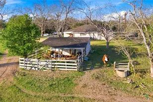 911 W Constitution St, Victoria, TX 77901 - Photo 40