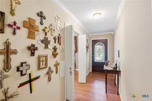 911 W Constitution St, Victoria, TX 77901 - Photo 8