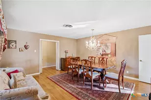 911 W Constitution St, Victoria, TX 77901 - Photo 12