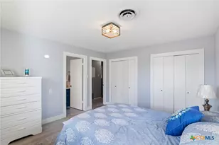 911 W Constitution St, Victoria, TX 77901 - Photo 24