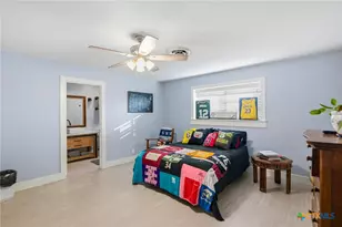 911 W Constitution St, Victoria, TX 77901 - Photo 22
