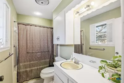 911 W Constitution Street, Victoria, TX 77901 - Photo 30