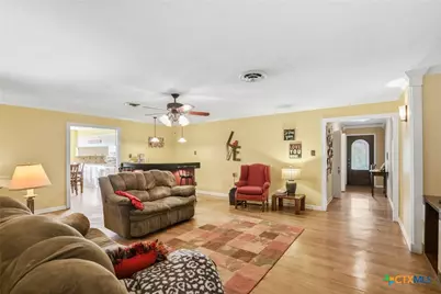 911 W Constitution Street, Victoria, TX 77901 - Photo 8