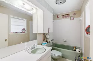 911 W Constitution St, Victoria, TX 77901 - Photo 20