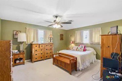 911 W Constitution Street, Victoria, TX 77901 - Photo 28