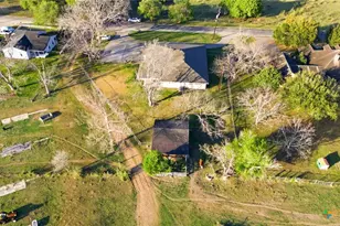 911 W Constitution St, Victoria, TX 77901 - Photo 40