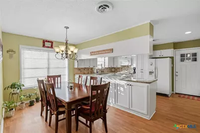 911 W Constitution Street, Victoria, TX 77901 - Photo 18