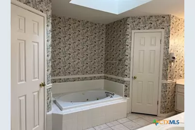 204 Windy Way Drive, Victoria, TX 77904 - Photo 18