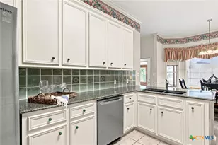 204 Windy Way Dr, Victoria, TX 77904 - Photo 16