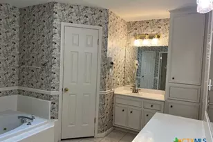 204 Windy Way Dr, Victoria, TX 77904 - Photo 16