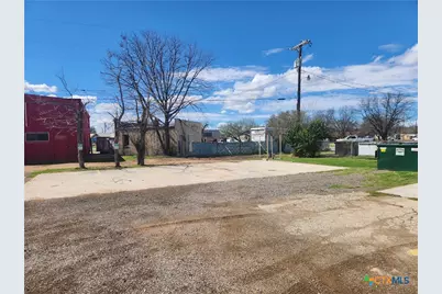 1004 S Key Avenue, Lampasas, TX 76550 - Photo 2