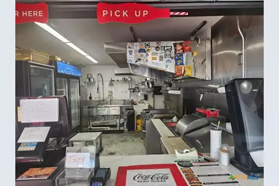 1004 S Key Avenue, Lampasas, TX 76550 - Photo 6