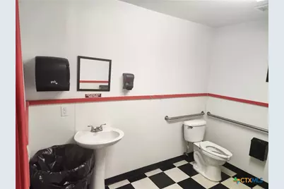 1004 S Key Avenue, Lampasas, TX 76550 - Photo 8