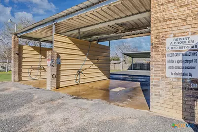 806 N Avenue G, Shiner, TX 77984 - Photo 12