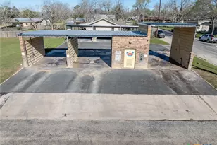 806 N Ave G, Shiner, TX 77984 - Photo 1