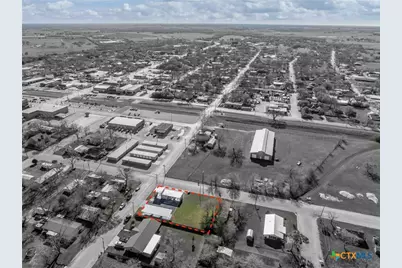 806 N Avenue G, Shiner, TX 77984 - Photo 10