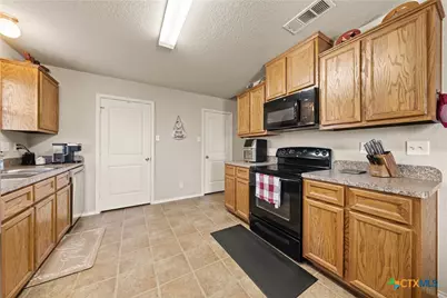 211 McCullough Loop, Temple, TX 76502 - Photo 6