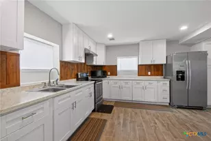 617 Bartlett, Victoria, TX 77905 - Photo 8