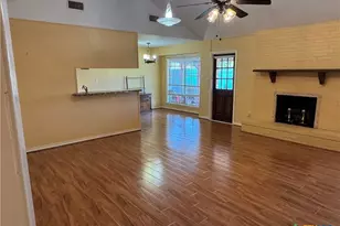 401 Shiloh Dr, Victoria, TX 77904 - Photo 6