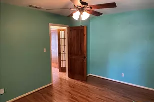 401 Shiloh Dr, Victoria, TX 77904 - Photo 18