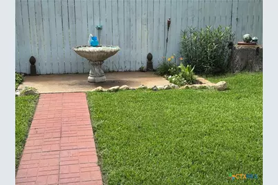 401 Shiloh Drive, Victoria, TX 77904 - Photo 32