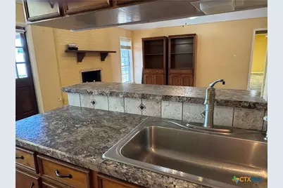 401 Shiloh Drive, Victoria, TX 77904 - Photo 10
