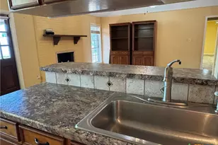 401 Shiloh Dr, Victoria, TX 77904 - Photo 10